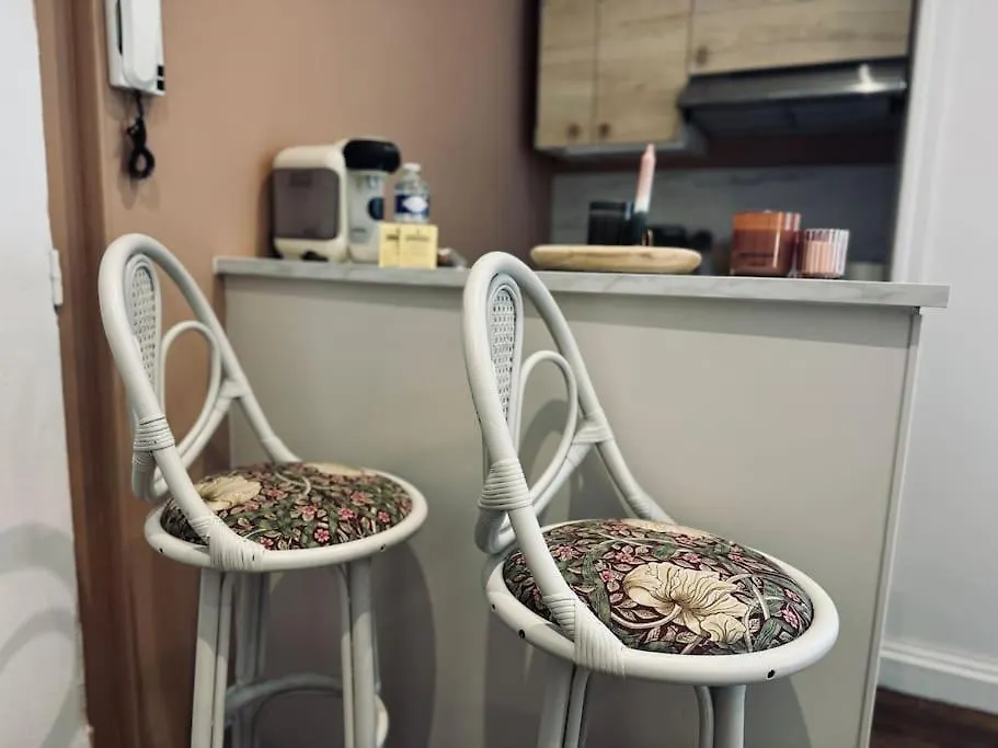 L'Oreva, Adorable Studio 雷恩